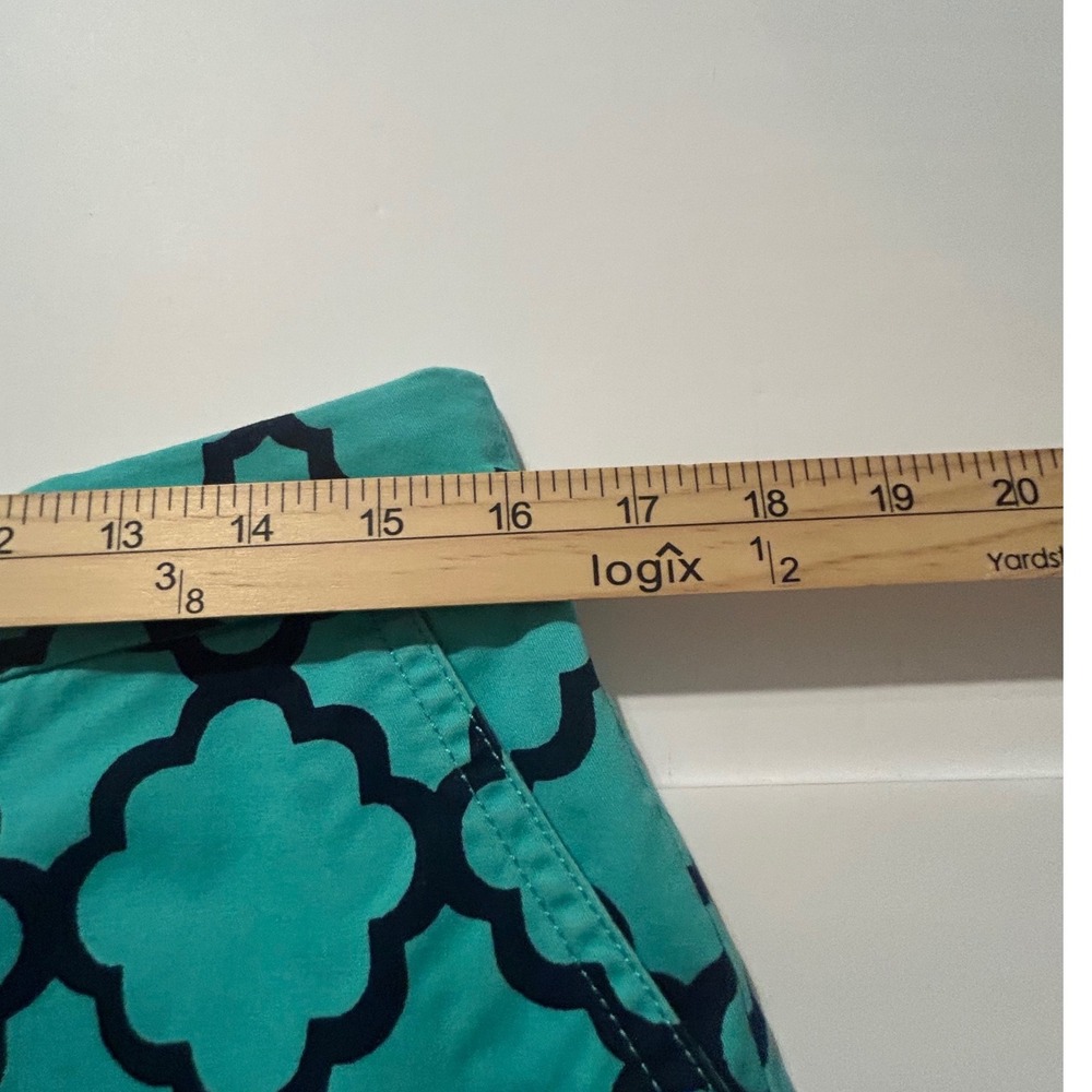 Crown & Ivy Womens Turquoise Navy Quatrefoil Print Chino Shorts Size 6 Preppy - Picture 4 of 6